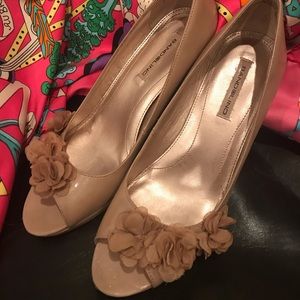 Badolino Tan Pumps with Flowers